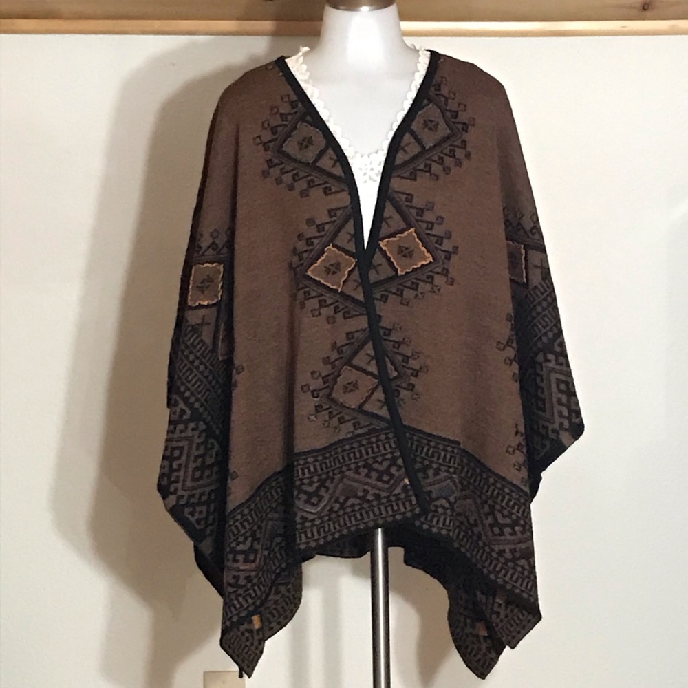 Exquisite Alpaca Pyramid Reversible Ruana **SOLD** - Picture 4 of 4